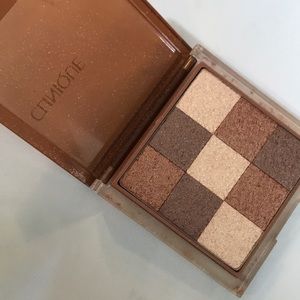 Shimmery bronzer from Clinique